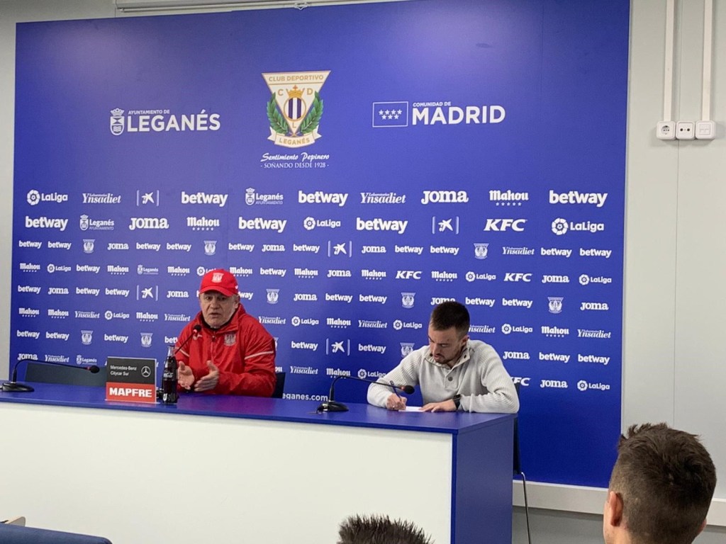 Javier Aguirre en rueda de prensa
